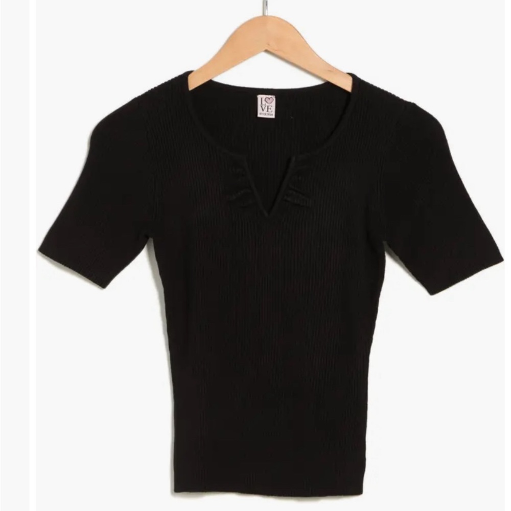 Love by design haley notch neck rib t-shirt